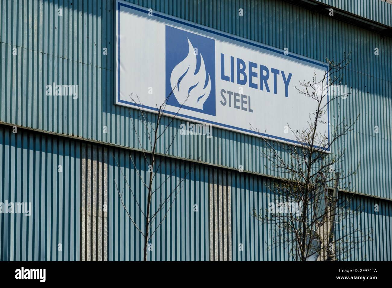 Sheffield, Großbritannien, 16. April 2021. Das Stocksbridge-Werk von Liberty Steel, das vom britischen Indianer Sanjeev Gupta betrieben wird. Die Zukunft des Werks bleibt nach dem Zusammenbruch des Hauptfinanziers Greensill Capital, Liberty Steel Works, am Freitag, dem 16. April 2021, in Stocksbridge bei Sheffield, nördlich von England, ungewiss. Stockfoto