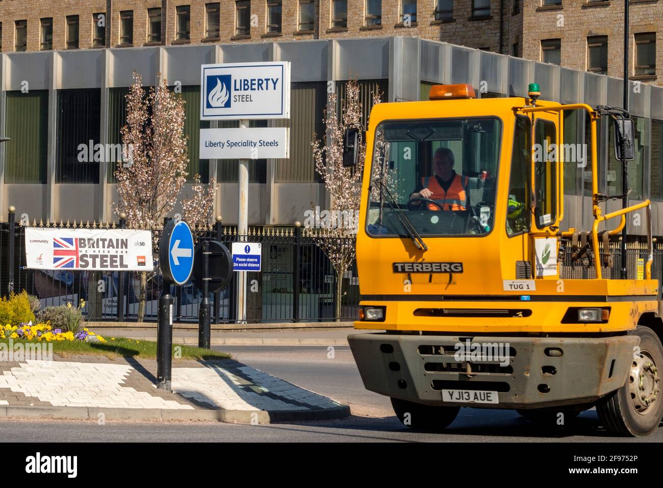 Sheffield, Großbritannien, 16. April 2021. Das Stocksbridge-Werk von Liberty Steel, das vom britischen Indianer Sanjeev Gupta betrieben wird. Die Zukunft des Werks bleibt nach dem Zusammenbruch des Hauptfinanziers Greensill Capital, Liberty Steel Works, am Freitag, dem 16. April 2021, in Stocksbridge bei Sheffield, nördlich von England, ungewiss. Stockfoto