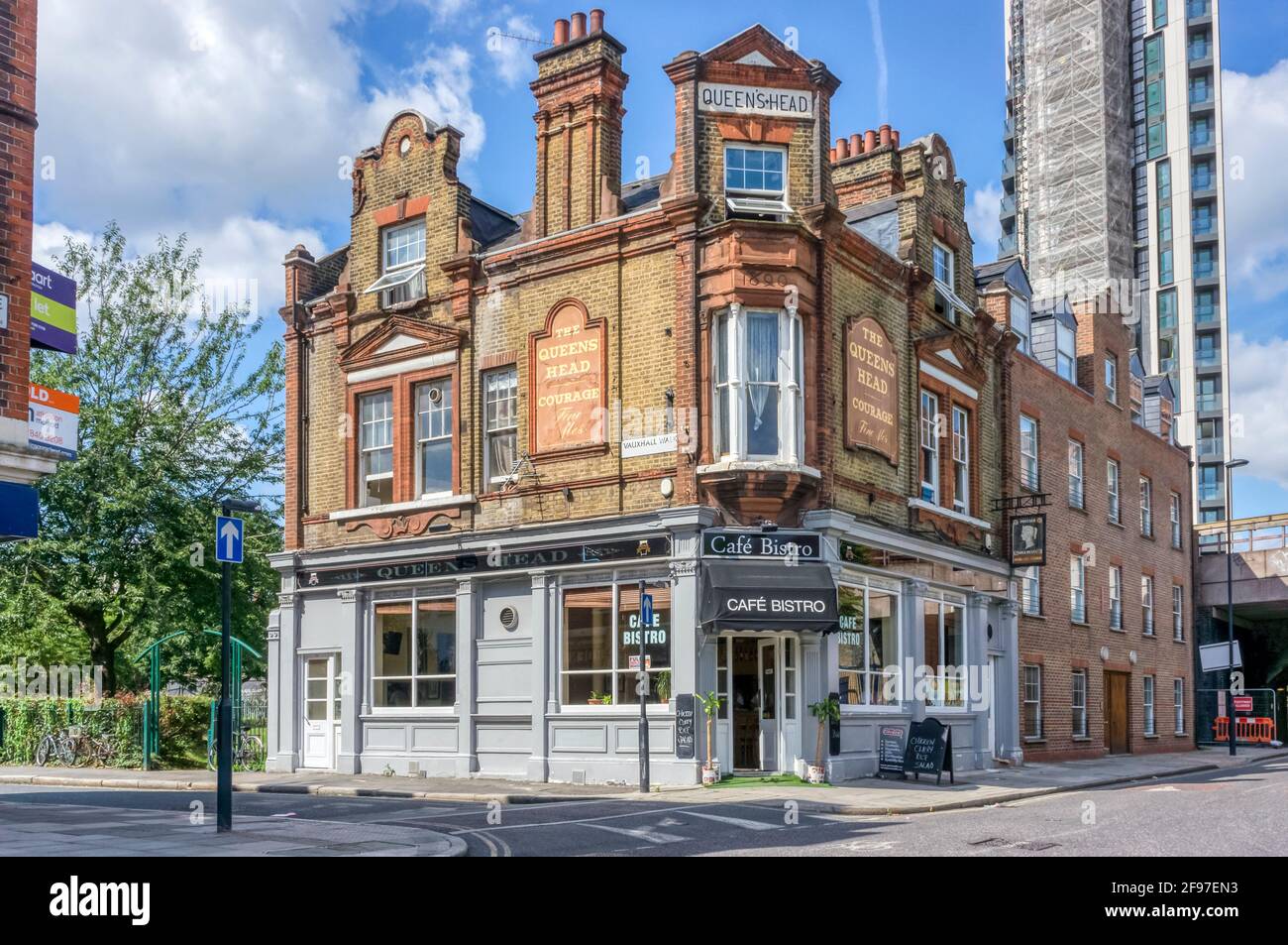 Das Queen's Head Pub in der Black Prince Road, Vauxhall, ist jetzt ein Café-Bistro. Stockfoto