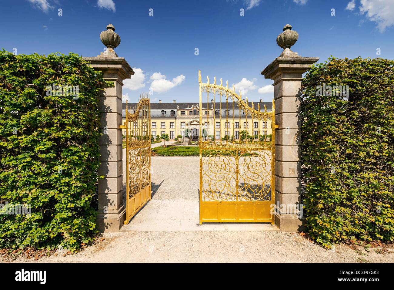 Goldenes Tor im Herrenhauser Garten in Hannover, Niedersachsen, Deutschland, Europa Stockfoto