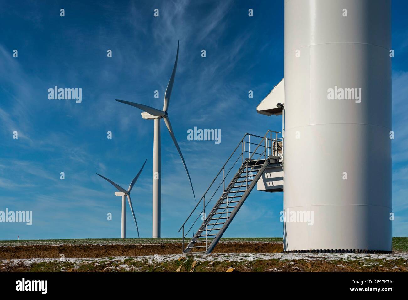 Windturbinen an der Grenze zwischen Saargau und Frankreich bei Merzig-Büdingen, Merzig, Saartal, Saarland, Deutschland Stockfoto