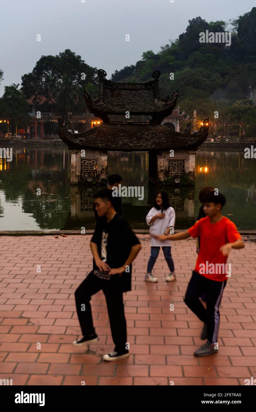 Vietnam, Tay, Tay Phuong Pagode, Tänzer Stockfoto
