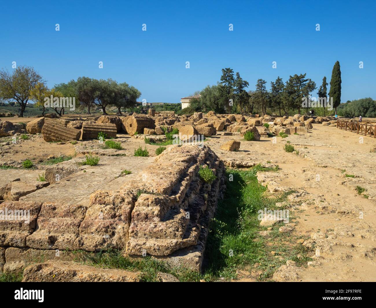 Ruinen des Heiligtums der Chthonischen Gottheiten, Valle dei Templi Stockfoto