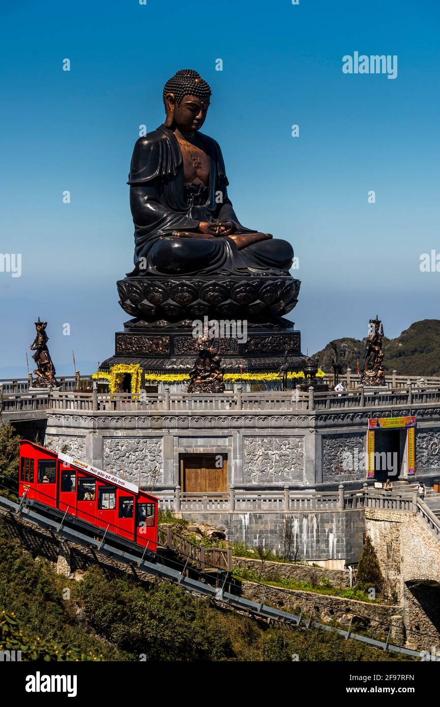 Vietnam, Sapa, Berg Fansipan, Statue, Stockfoto