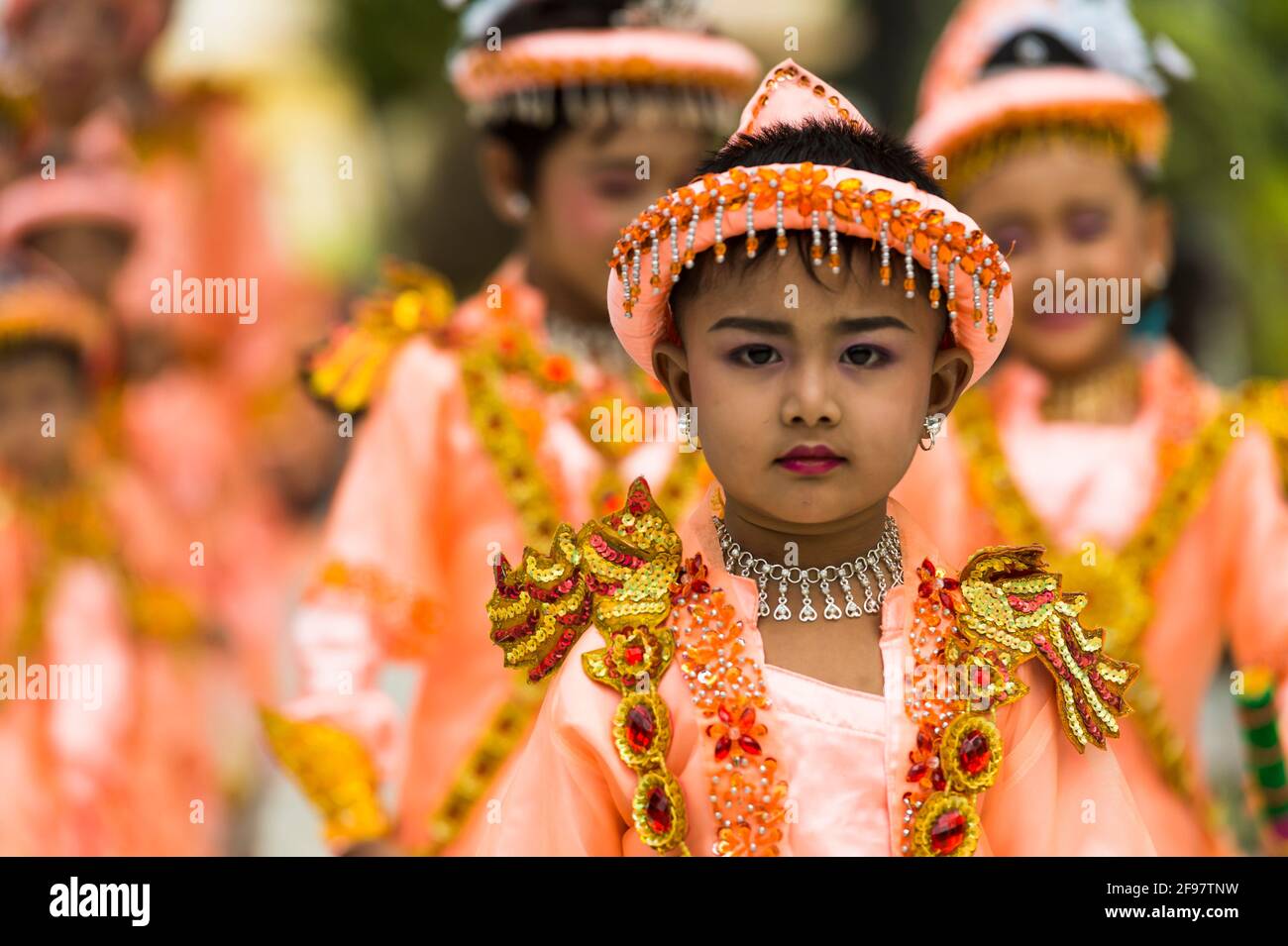Myanmar, Mandalay, die Mahamuni-Pagode, Zeremonie für Novizen Stockfoto