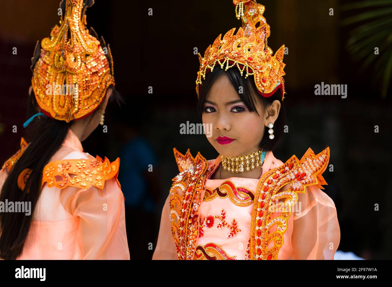 Myanmar, Mandalay, die Mahamuni-Pagode, Zeremonie für Novizen Stockfoto