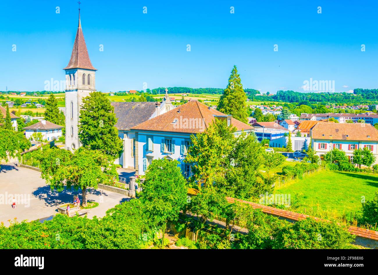 Ansicht einer katholischen Kirche in Murten, Schweiz Stockfoto