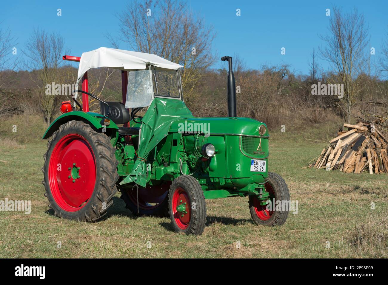 Breuberg, Hessen, Deutschland, Deutz D 40 L Traktor, Hubraum 2550 ccm, 35 PS. Permanentes Jahr 1964 Stockfoto