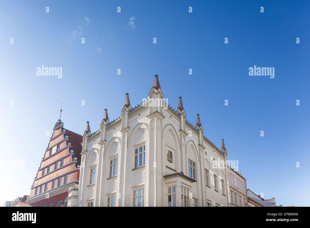 Giebelhäuser auf dem Markt, Greifswald, Mecklenburg-Vorpommern, Deutschland Stockfoto