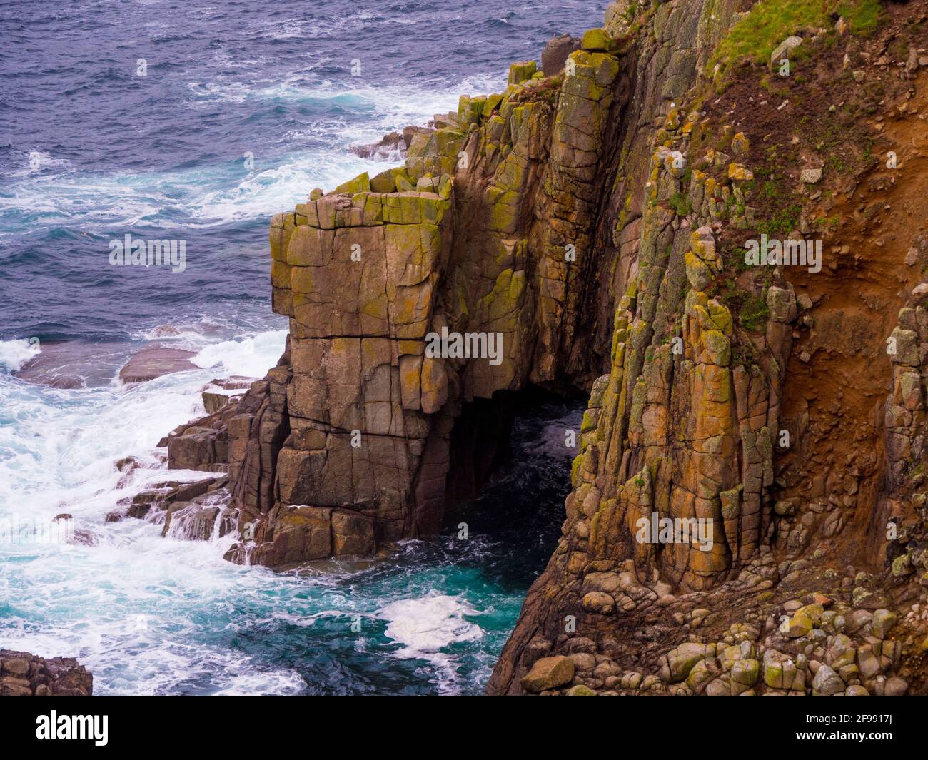 Sehenswürdigkeiten in Cornwall - Lands End in der Keltischen See Stockfoto