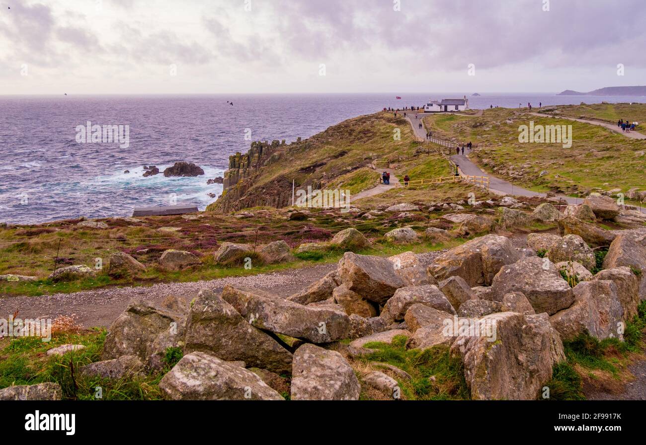 Sehenswürdigkeiten in Cornwall - Lands End in der Keltischen See Stockfoto