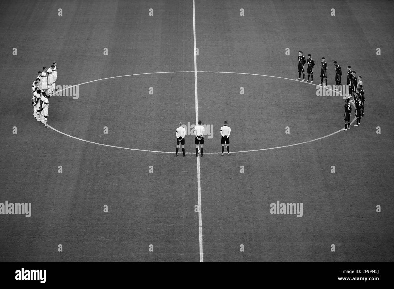 Gedenken an Diego Armando Maradona, VfB Stuttgart gegen den FC Bayern München, Mercedes-Benz Arena, Stuttgart, Baden-Württemberg, Deutschland Stockfoto