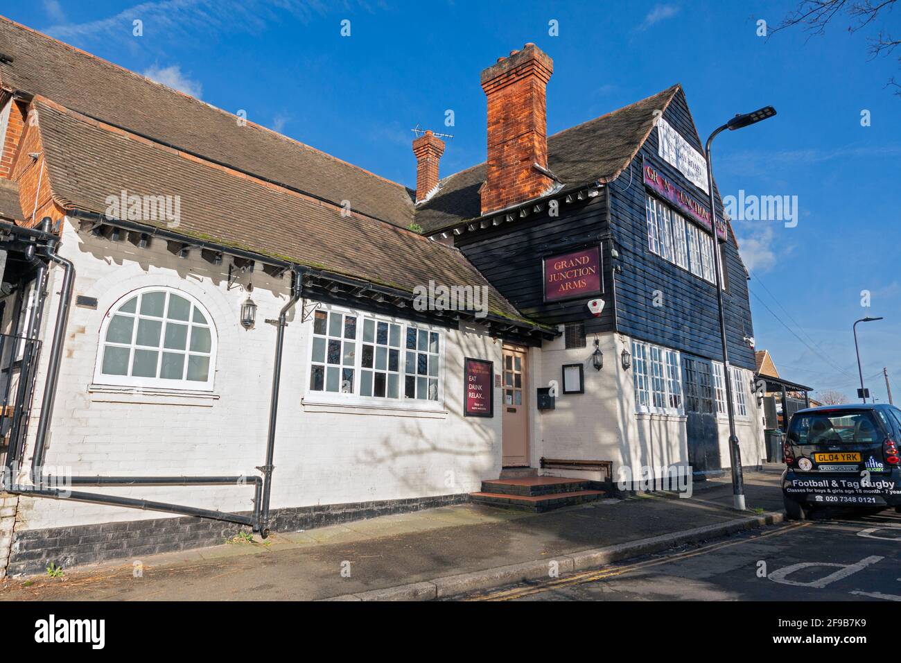 Großbritannien, England, London, Southall, das öffentliche Haus Grand Junction Arms an der Bulls Bridge Road Stockfoto