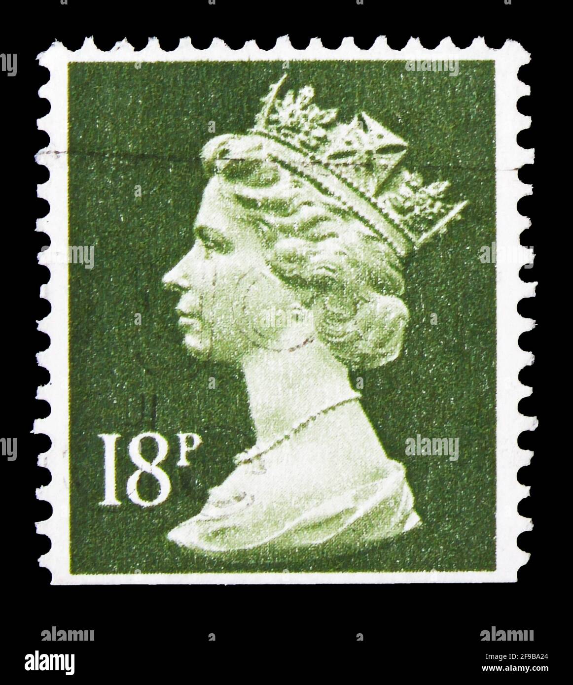 MOSKAU, RUSSLAND - 24. SEPTEMBER 2019: Die in Großbritannien gedruckte Briefmarke zeigt Queen Elizabeth II, 18 p - British Penny, Decimal Machin Serie, Cir Stockfoto