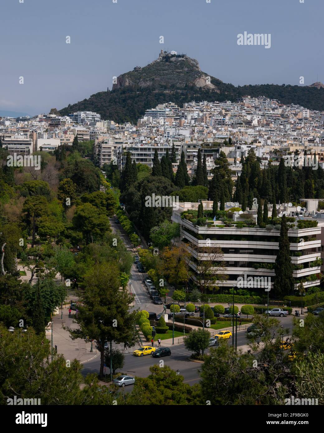 Athens Straßen von oben. Lycabettus Hügel von oben Stockfoto