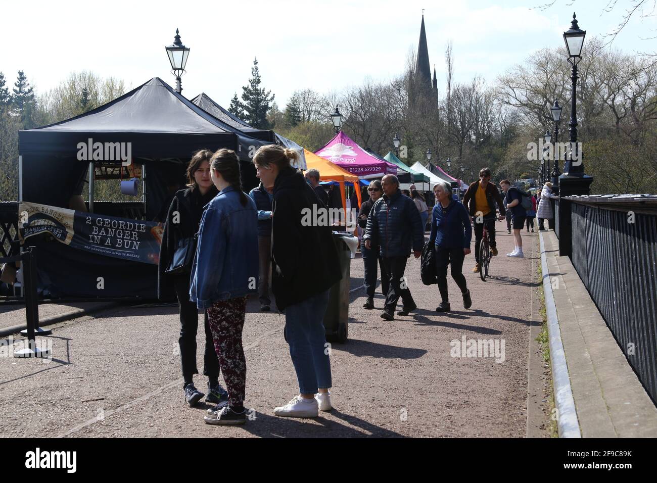 Newcastle upon Tyne, Großbritannien, 17. April 2021, Jesmond Food Market with Independent Traders reopen as Coronavirus Restrictions Ease, Credit: David Whinham/Alamy Live News Stockfoto