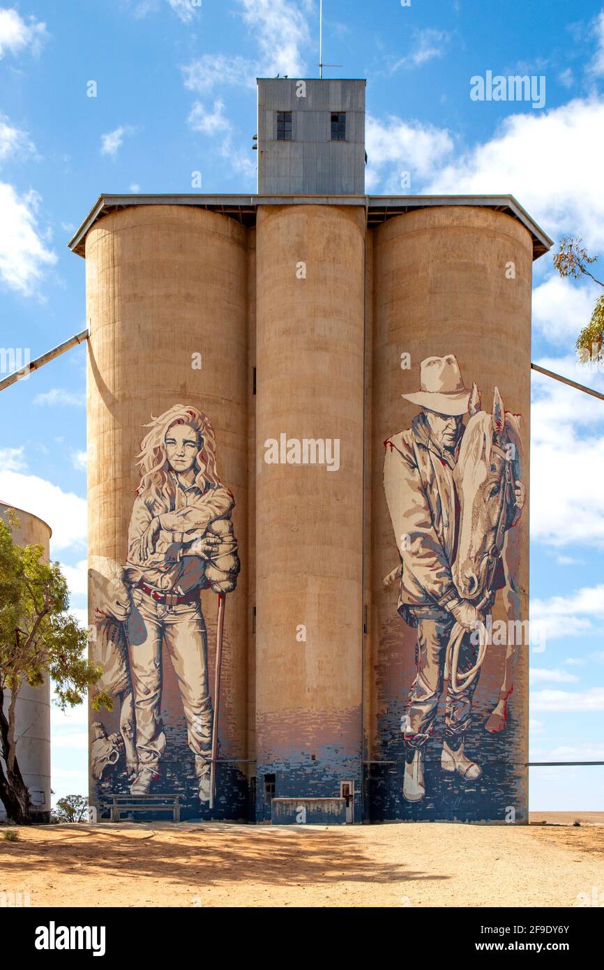 ''Farmers'' Silo Art, Rosebery, Victoria, Australien Stockfoto