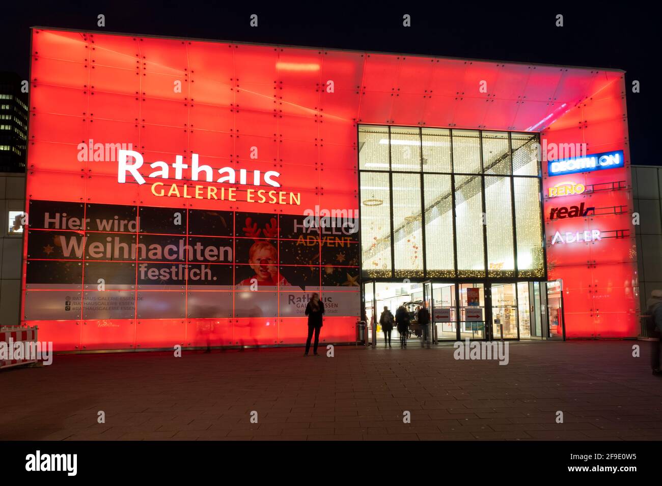 Rathausgalerie mit Weihnachtsdekoration, Essen, Ruhrgebiet, Nordrhein-Westfalen, Deutschland, Europa Stockfoto