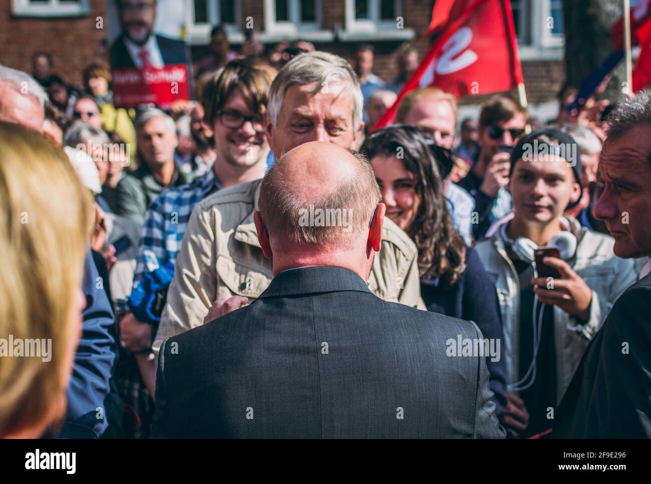 Aachen, Deutschland - 23. September 2017: Martin Schulz, deutscher Politiker und Sozialdemokrat-Kandidat für das Kanzleramt, trifft Bürger während der Elek Stockfoto