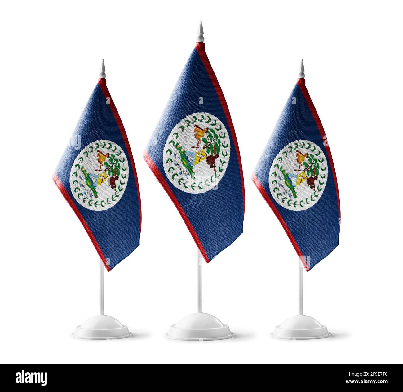 Kleine Nationalflaggen der Belize auf weißem Hintergrund Stockfoto