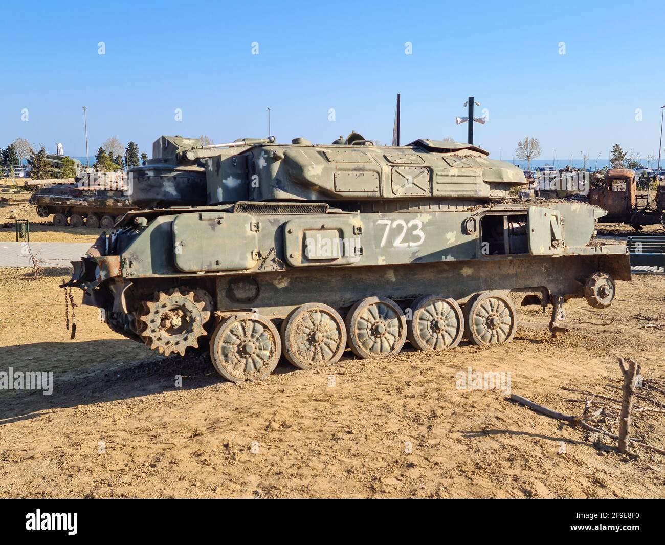 T-72 sowjetische russische Hauptkampfpanzer, die zuerst in die Produktion im Jahr 1971 - Baku, Aserbaidschan, 04-16-2021 Stockfoto
