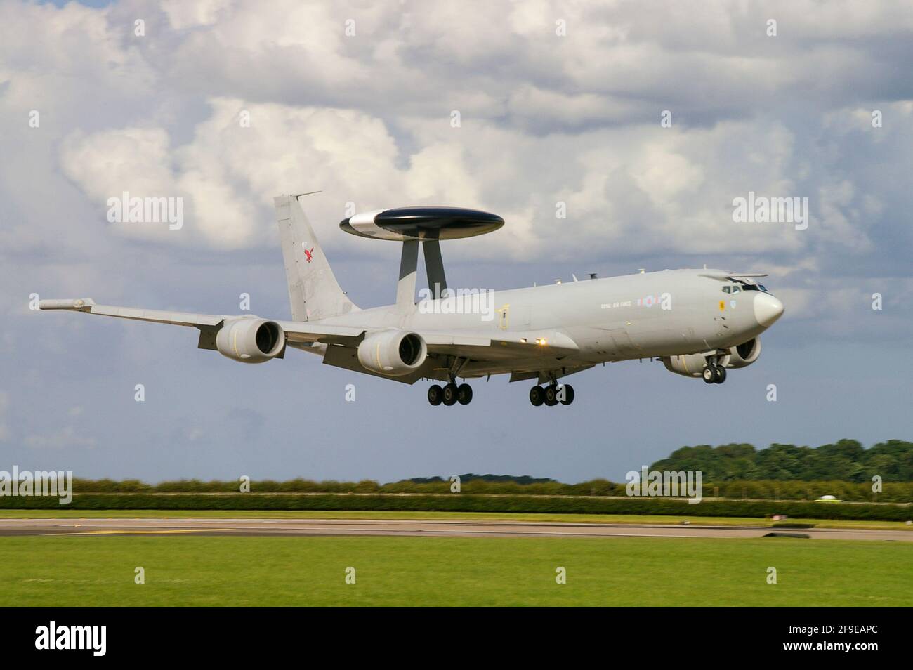 Royal Air Force Raf Boeing E 3 Sentry Awacs Flugzeug Landet In Raf Waddington Grossbritannien Airborne Early Warning And Control Aew C Dusenflugzeug Mit Schale Stockfotografie Alamy Royal Air Force Raf Boeing E 3 Sentry Awacs Flugzeug Landet In Raf Waddington Grossbritannien Airborne Early Warning And Control Aew C Dusenflugzeug Mit Schale Stockfotografie Alamy