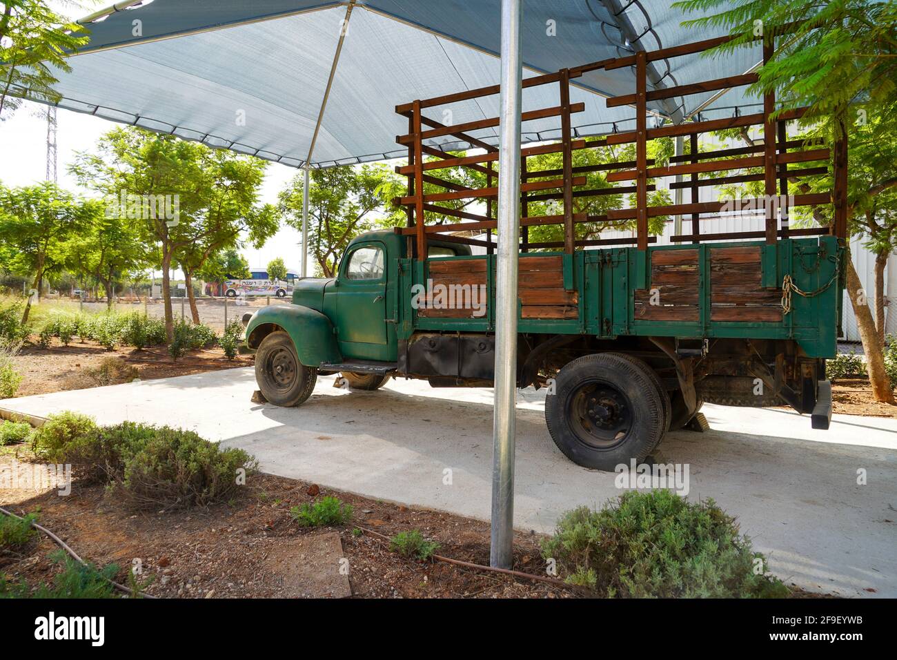 Vintage Dodge Truck on Display fotografiert auf Hiriya Mülldeponie südöstlich von Tel Aviv, Israel. Stockfoto