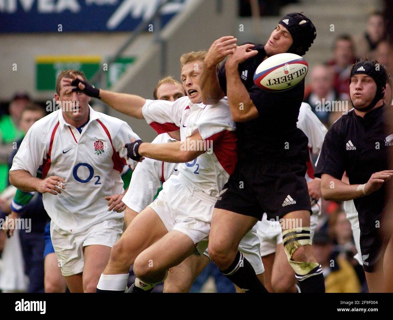 RUGBY ENGLAND V NEUSEELAND 9/11/2002 BILD DAVID ASHDOWNRUGBY Stockfoto
