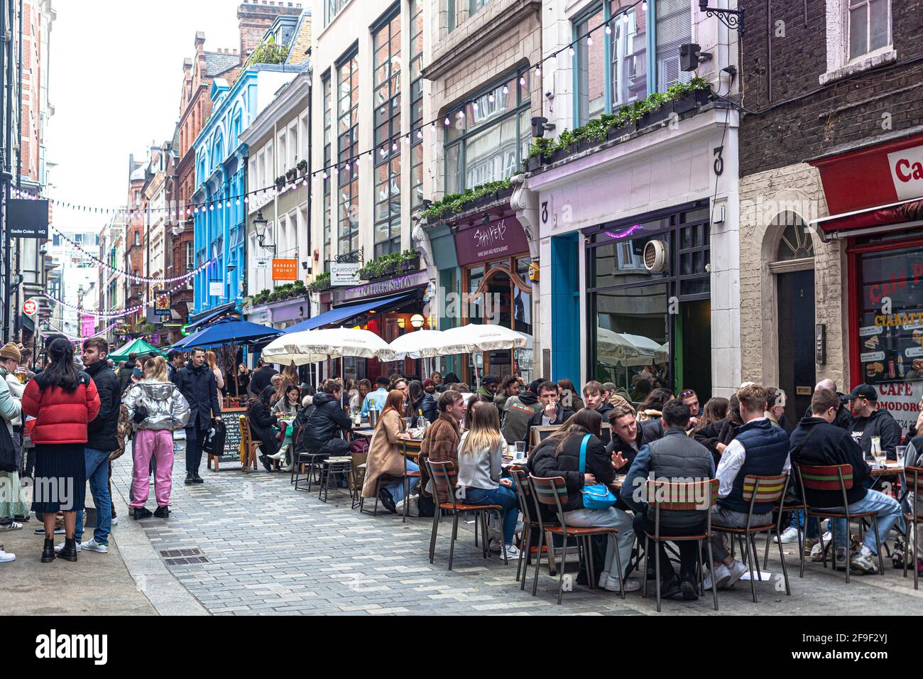 Lockdown auf der königlichen Straße, Soho, London, England, Großbritannien. Stockfoto