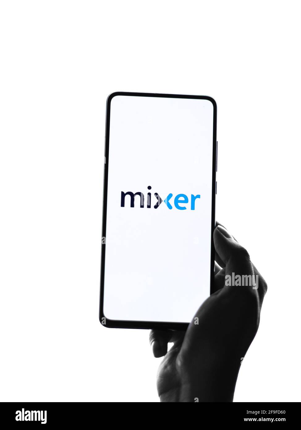 Assam, indien - 19. April 2021 : Mixer-Scream-Logo auf dem Telefonbildschirm. Stockfoto