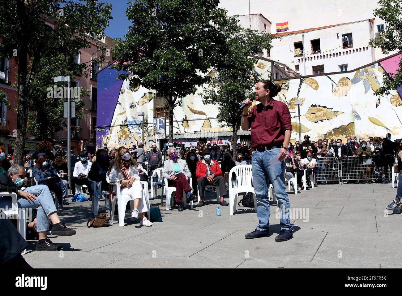 Madrid, Spanien; 18.04.2021.- vereint Wir können ihre Kampagne für die Regionalwahlen der Gemeinschaft Madrid aus dem Stadtteil Lavapiés starten. „Wir respektieren Ordnung und Gesetz, weil es das einzige ist, was demütige Menschen angesichts der Arroganz, des Egoismus und der Fallen der Rechten und der extremen Rechten haben“, verteidigt Pablo Iglesias, Der Parteivorsitzende und der von seiner Position als Vizepräsident in der aktuellen Regierung zurückgetreten ist, um ein Kandidat für die Gemeinschaft von Madrid zu sein, bittet er die Madrider Linke, am Wahltag "ruhig, mit Bildung, mit der Demut, die charakteristisch ist, zur Abstimmung zu gehen Stockfoto