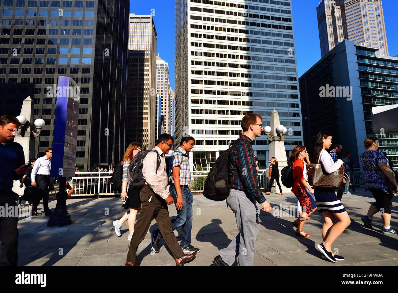 Chicago, Illinois, USA. Arbeiter von der Stadtschleife, die zur Hauptverkehrszeit nach Hause fahren, machen sich auf den Weg zur Union Station. Stockfoto