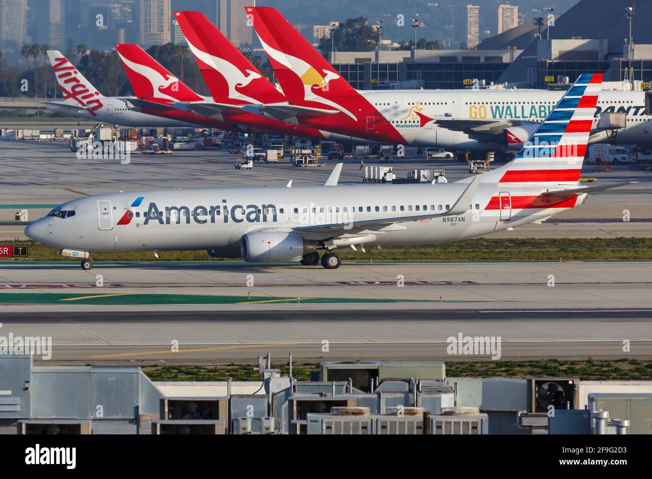 Los Angeles, USA - 20. Februar 2016: American Airlines Boeing 737-800 am Flughafen Los Angeles (LAX) in den USA. Boeing ist ein Flugzeughersteller BAS Stockfoto