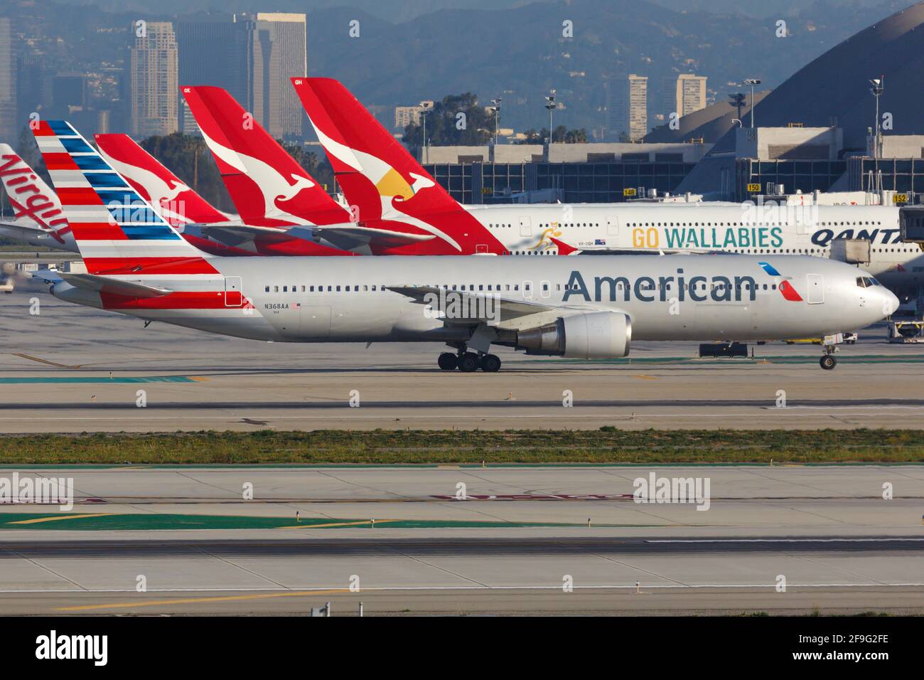 Los Angeles, USA - 20. Februar 2016: American Airlines Boeing 767-300 am Flughafen Los Angeles (LAX) in den USA. Boeing ist ein Flugzeughersteller BAS Stockfoto