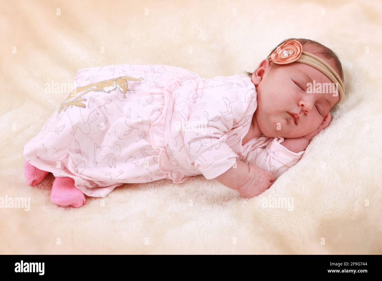 Schönes Baby Mädchen, neugeborenes Baby Stockfoto
