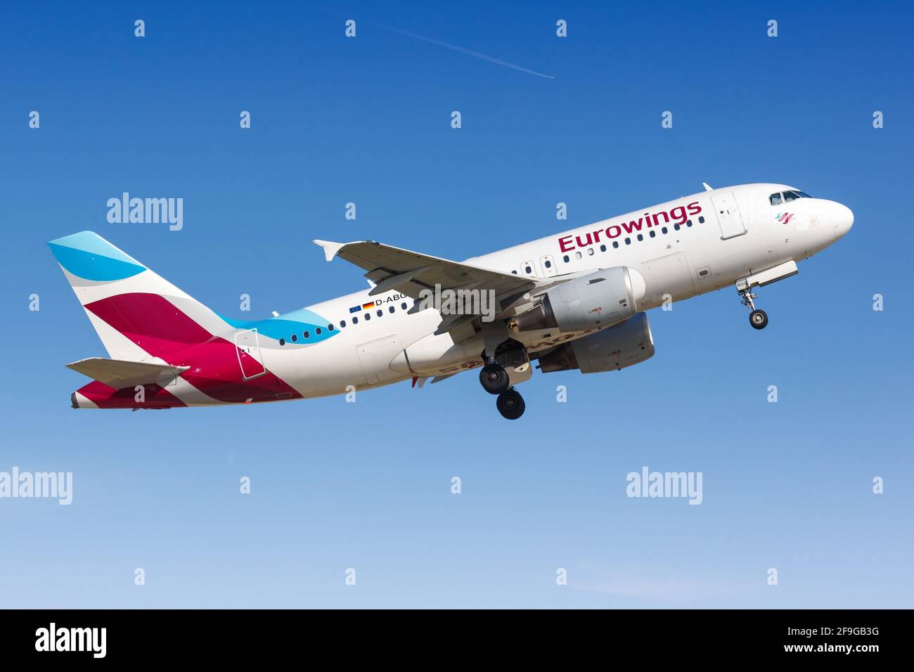 Stuttgart, 6. April 2018: Eurowings Airbus A319 am Flughafen Stuttgart (STR) in Deutschland. Stockfoto