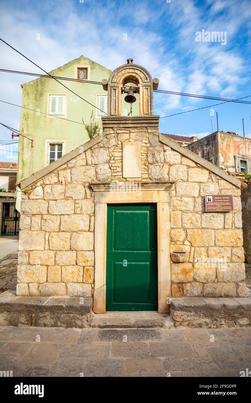 St. Vinsent Kirche in der Altstadt von Vela Luka, Insel Korcula, Kroatien Stockfoto