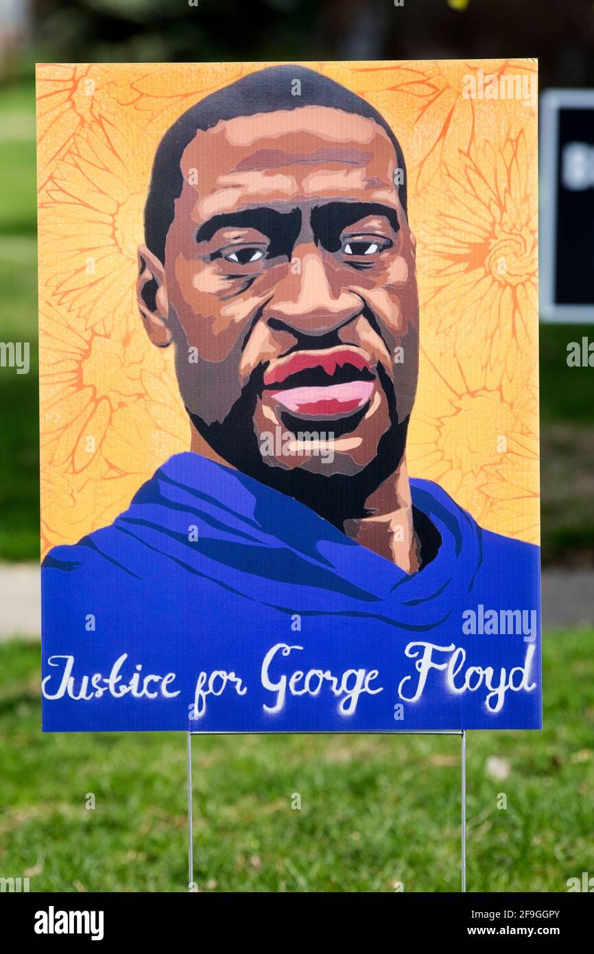 Ein Quartiersschild von George Floyd mit einem farbenfrohen Porträt und einer handgeschriebenen Botschaft, Justice for George Floyd Stockfoto