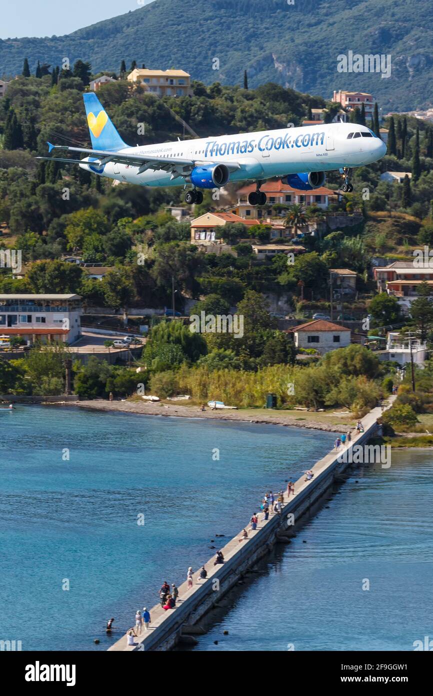 Korfu, Griechenland – 14. September 2017: Thomas Cook Airbus A321 am Flughafen Korfu (CFU) in Griechenland. Airbus ist ein Flugzeughersteller aus Toulouse, Frankreich Stockfoto