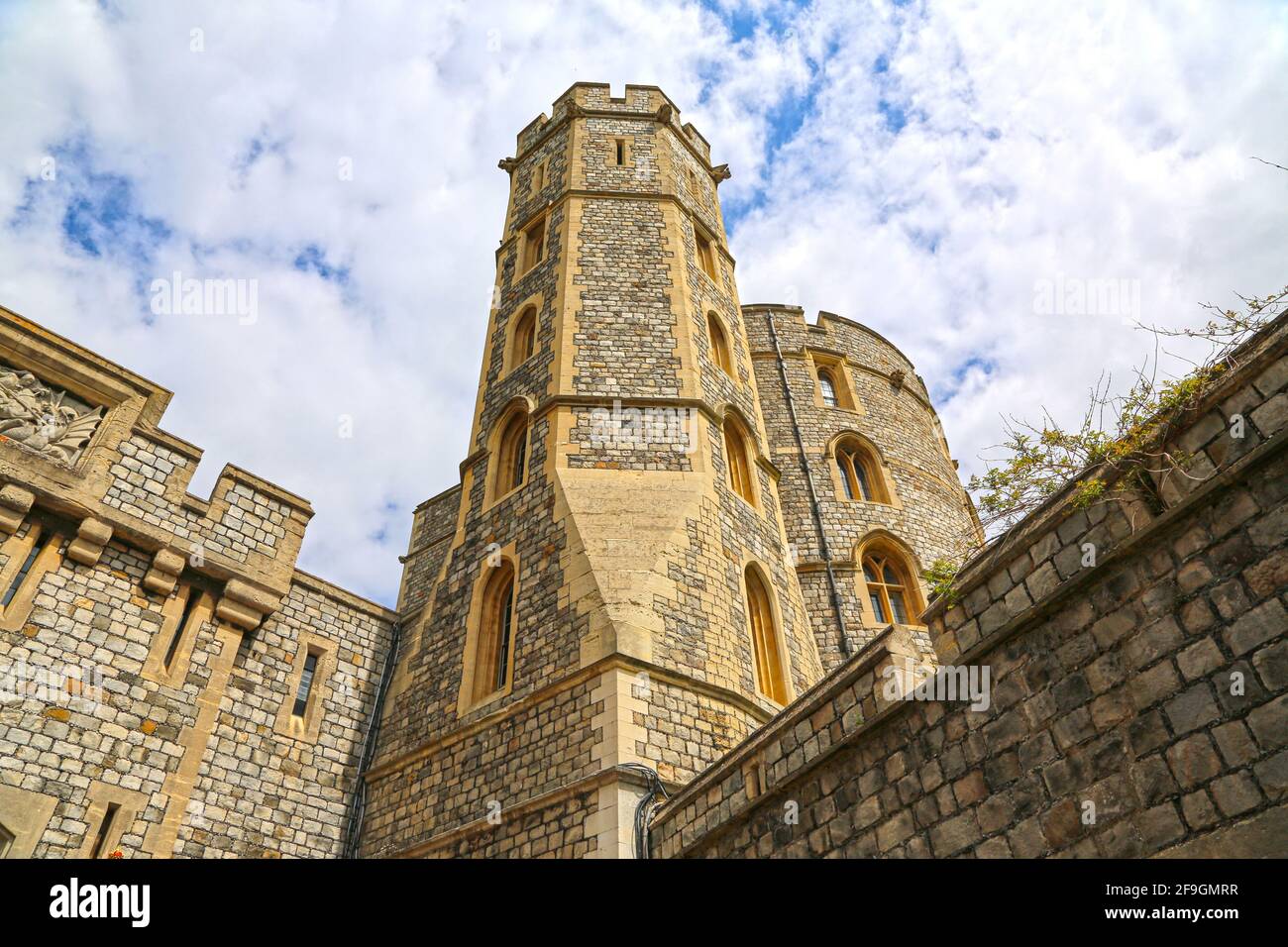 London, Großbritannien - 25. Mai 2016: Windsor Castle, King Edward III Tower an einem Frühlingstag. Stockfoto
