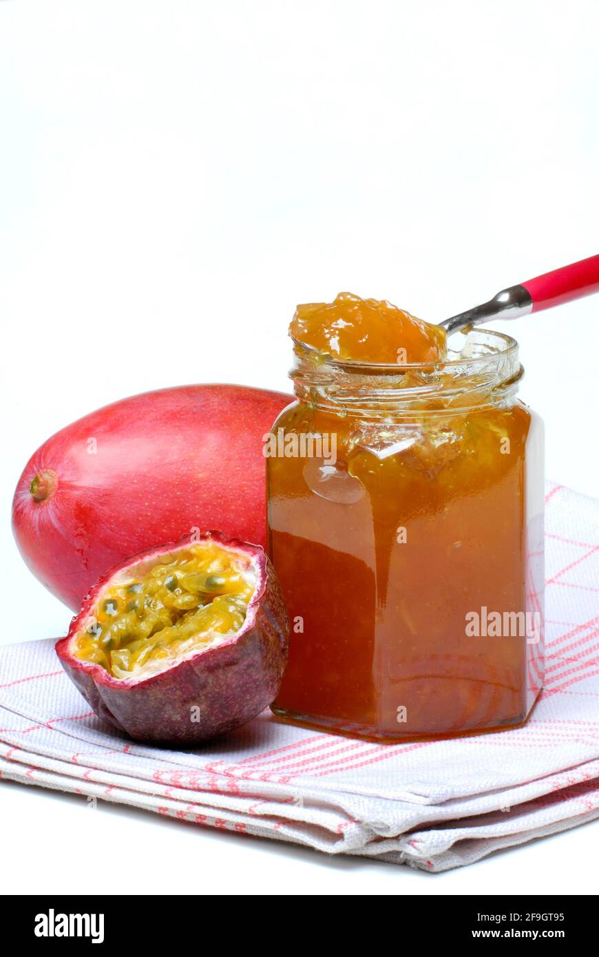 Mango-Passionsfrucht Marmelade, Marmelade, Passionsfrucht, Konfitüre, Löffel Stockfoto