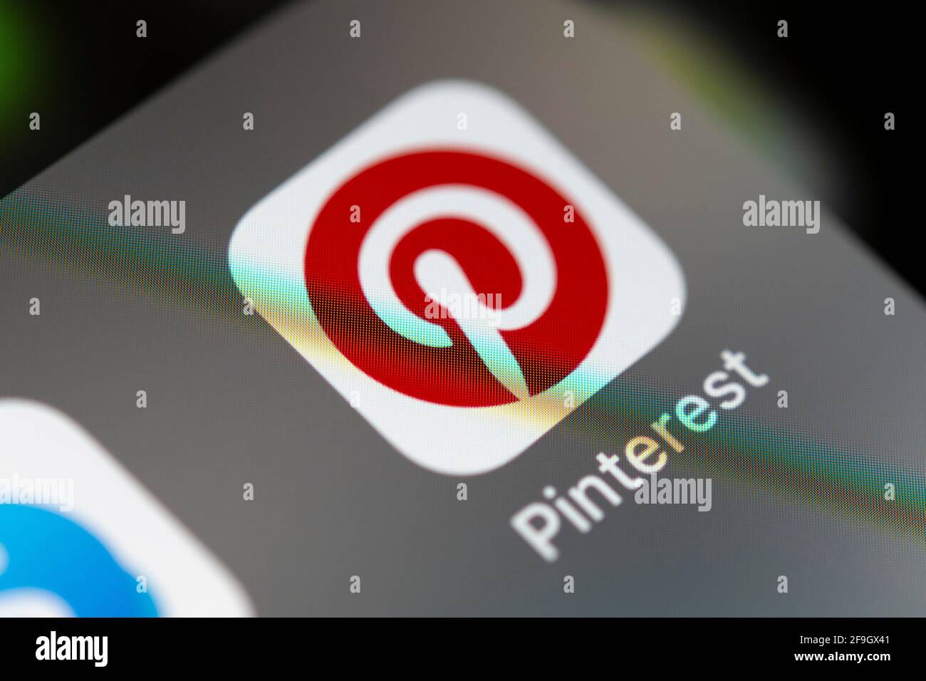Pinterest, Logo, App-Icon, Anzeige auf einem Bildschirm vom Handy, Smartphone, Soziales Netzwerk, Social Media, Makroaufnahme, Detail, formatfuellend Stockfoto