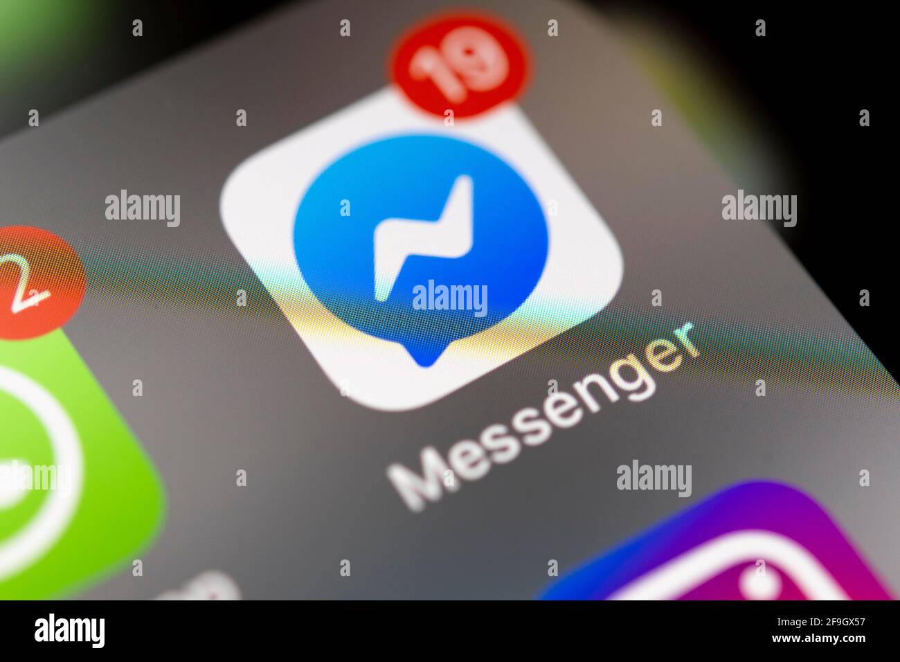 Facebook Messenger, Logo, App-icon, Anzeige auf einem Bildschirm vom Handy, Smartphone, Messenger Dienst, Soziales Netzwerk, Social Media Stockfoto