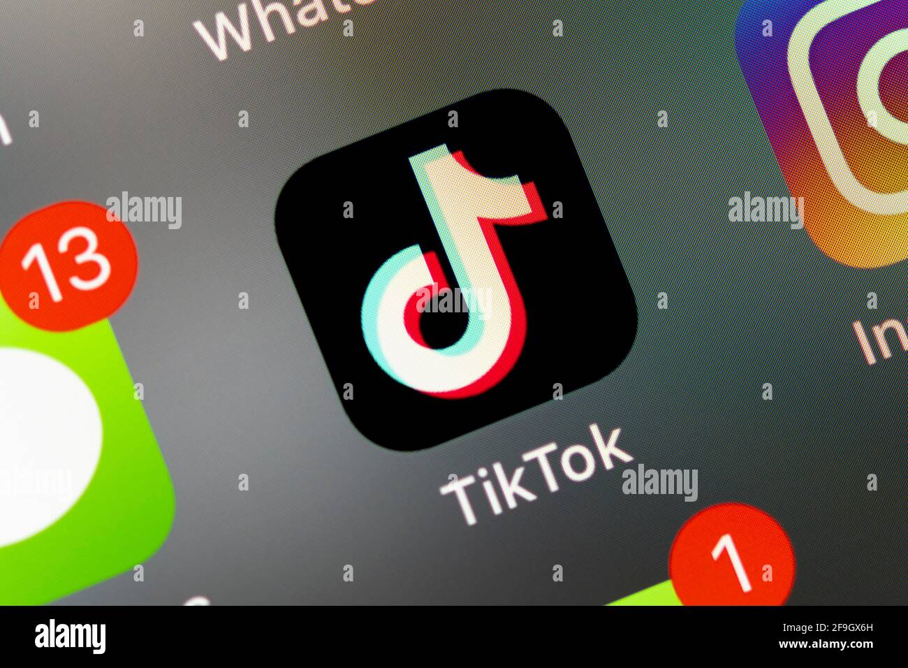 TikTok, Logo, App-Icon, Anzeige auf einem Bildschirm vom Handy, Smartphone, Soziales Netzwerk, Social Media, Makroaufnahme, Detail, formatfuellend Stockfoto