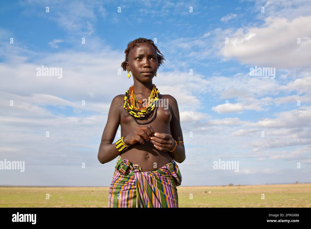 Dassanetch Mädchen, Glasperlen Schmuck, Glasperlen Halskette, Dassanetch, Dasanach, Kenia Stockfoto