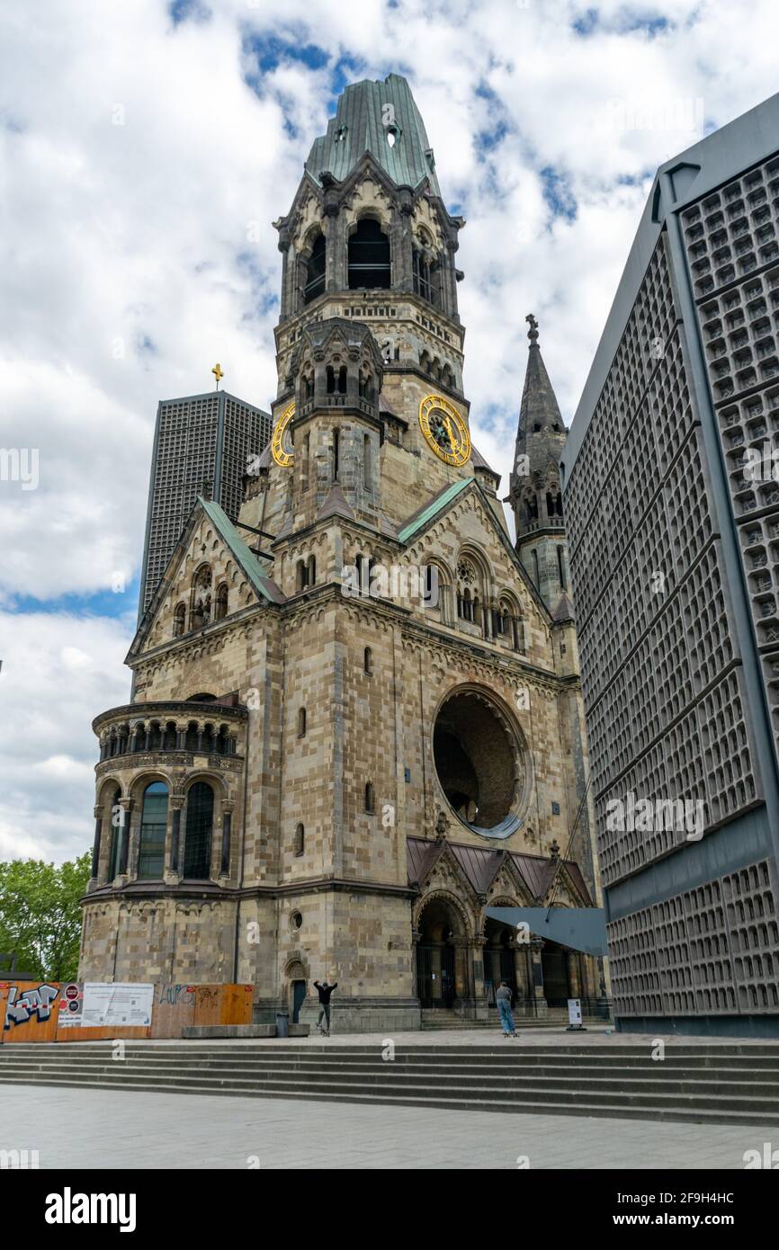 BERLIN, DEUTSCHLAND - 14. März 2020: BERLIN, DEUTSCHLAND 14. Mai 2020. Die Kaiser Wilhelm Gedachtnis Kirche ist ein Denkmal am Kurfürstendamm der Breitschei Stockfoto