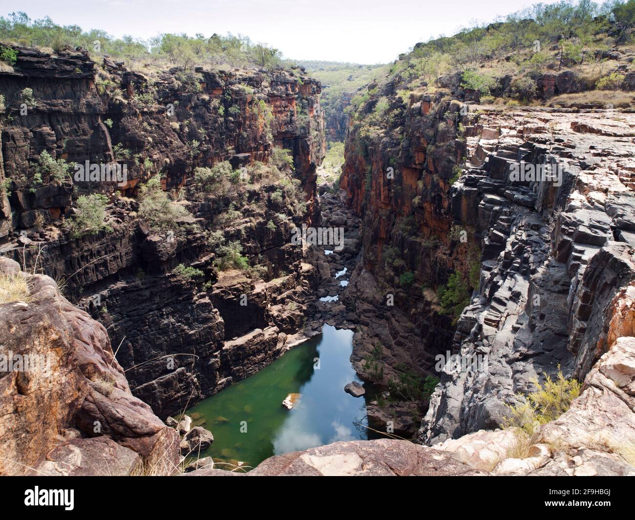 Pool unter den Big Mertens Falls, Trockenzeit, Mitchell River (Ngauwudu) National Park, Kimberley, Westaustralien Stockfoto