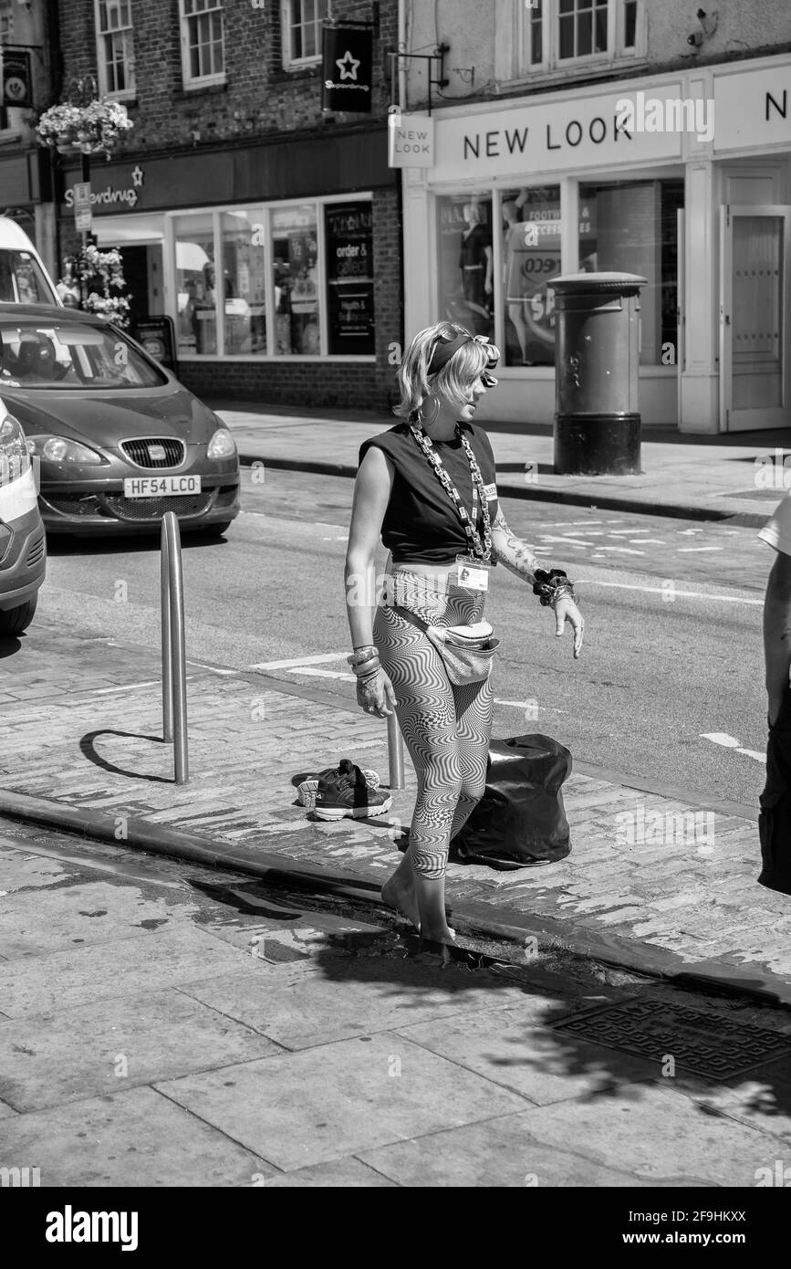 Das Straßenleben der Menschen in der Stadt, die täglich ein normales Leben führen. Stockfoto