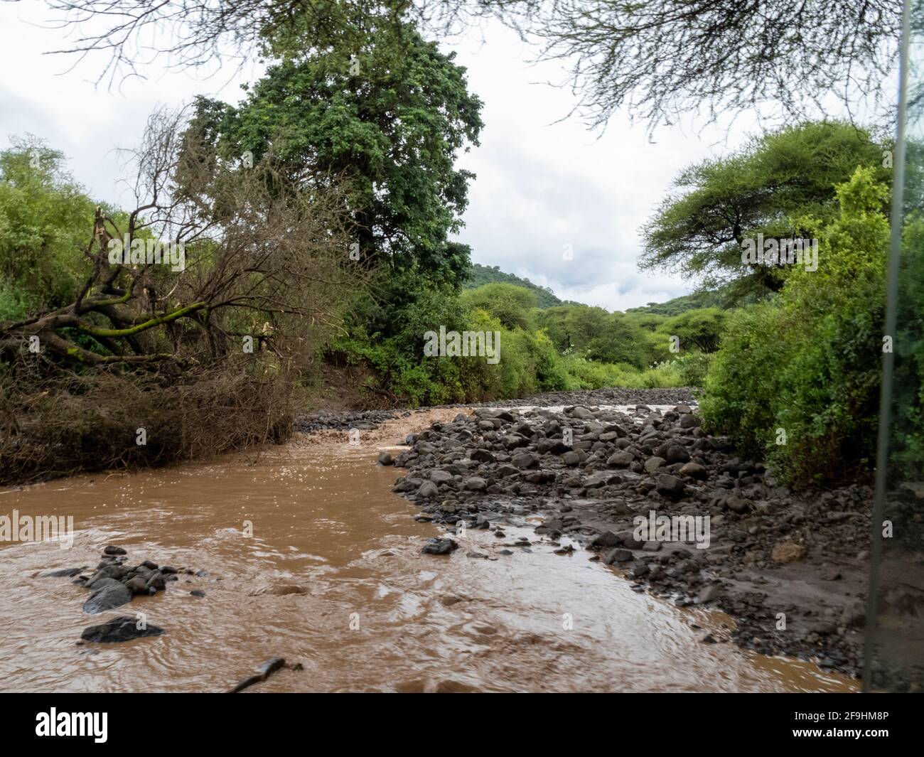 Lake Manyara, Tansania, Afrika - 2. März 2020: Fluss durch den See Maynara Stockfoto
