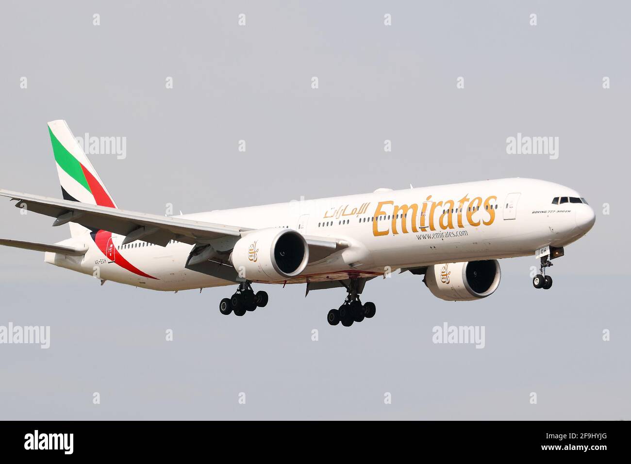 Vereinigte Arabische Emirate Boeing 777 A6 EGH landet am Flughafen Heathrow, London, Großbritannien Stockfoto